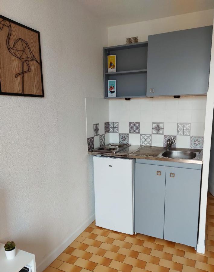 Coquet Studio Avec Belle Terrasse Apartment La Londe-les-Maures Luaran gambar